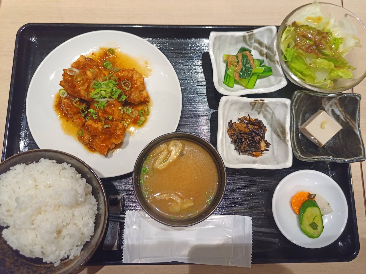 定食とお酒ニシハチ食堂@西八王子　料理は愛で出来ているもの、か？